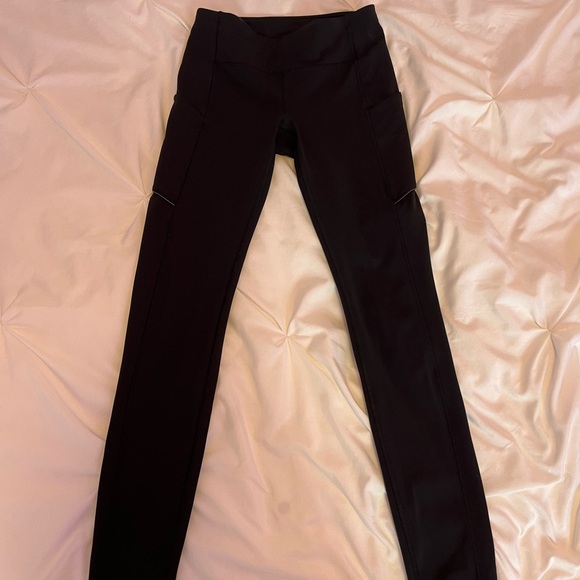 Black Lululemon leggings full length - Picture 5 of 6